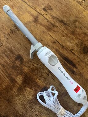 Beachwaver S.75 Ceramic Rotating Curling Iron 0.75 Inch Barrel White